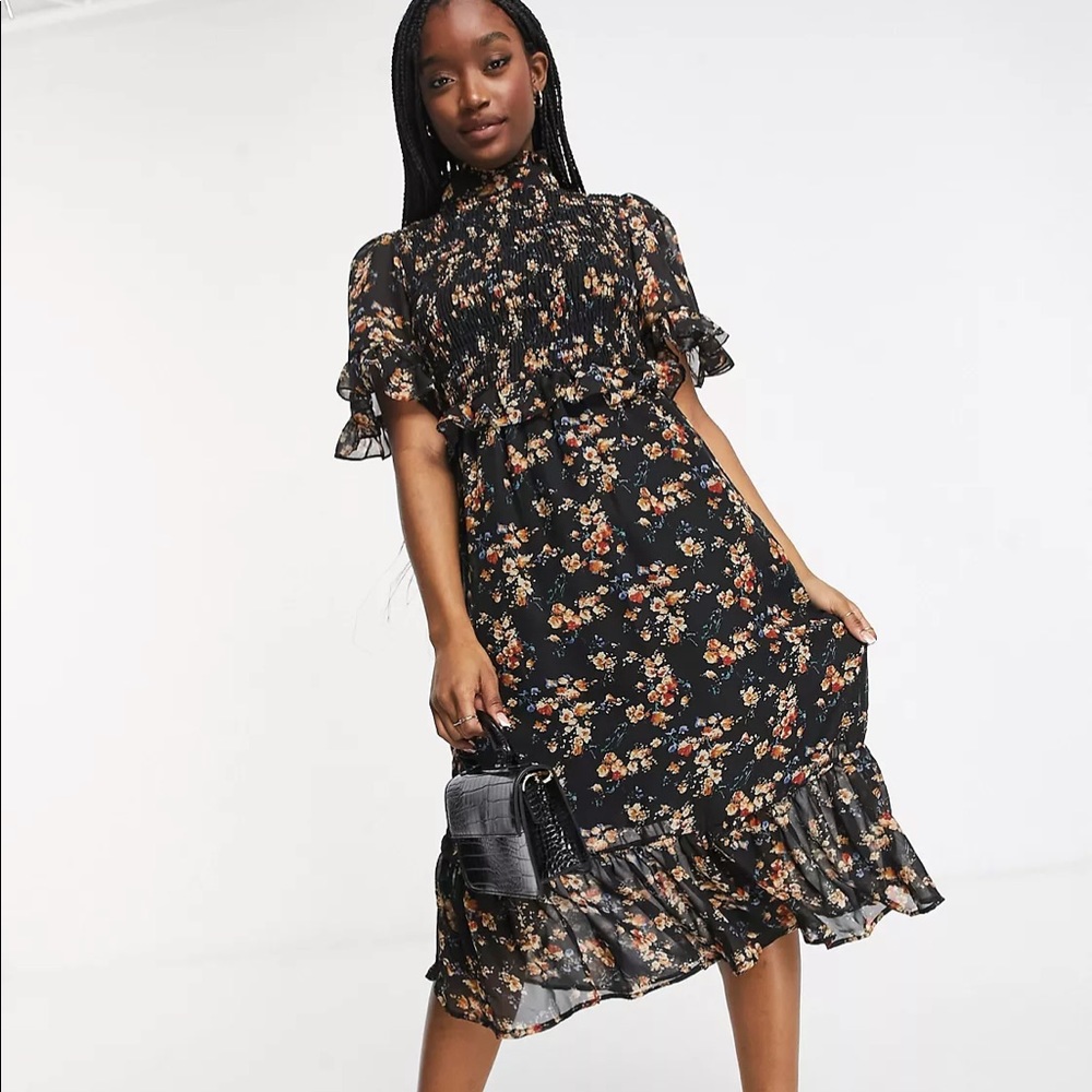 NWT Missguided midi dress with high neck in black floral size 4